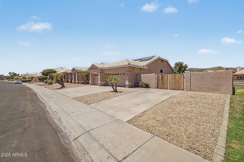 6334 W Louise Dr, Glendale, AZ 85310