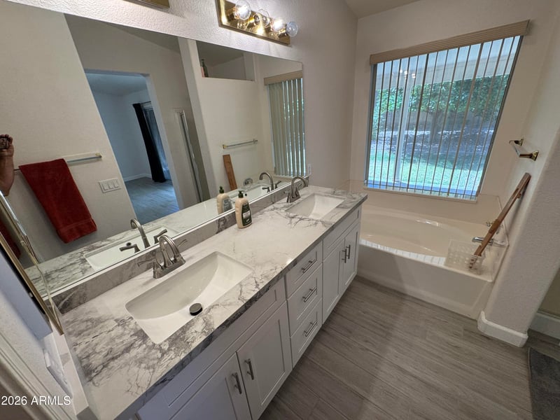 6335 E Roland St, Mesa, AZ 85215