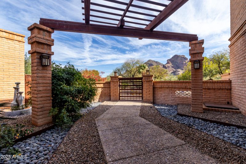 6336 N 48th Pl, Paradise Valley, AZ 85253