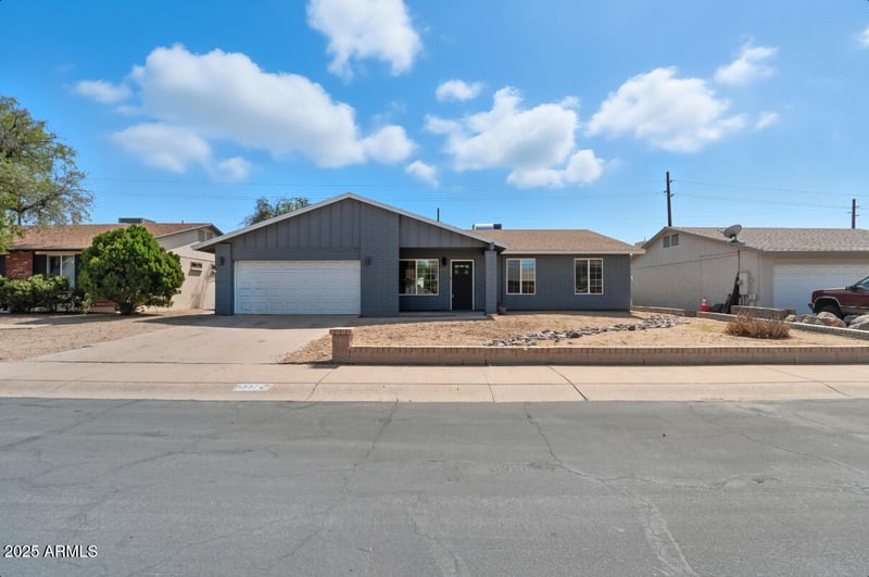 6337 Caron St, Glendale, AZ 85302