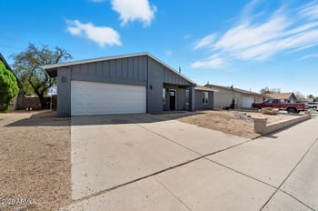 6337 Caron St, Glendale, AZ 85302