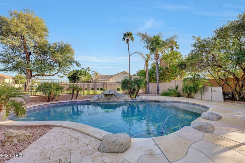 6339 Aurora Dr, Glendale, AZ 85308