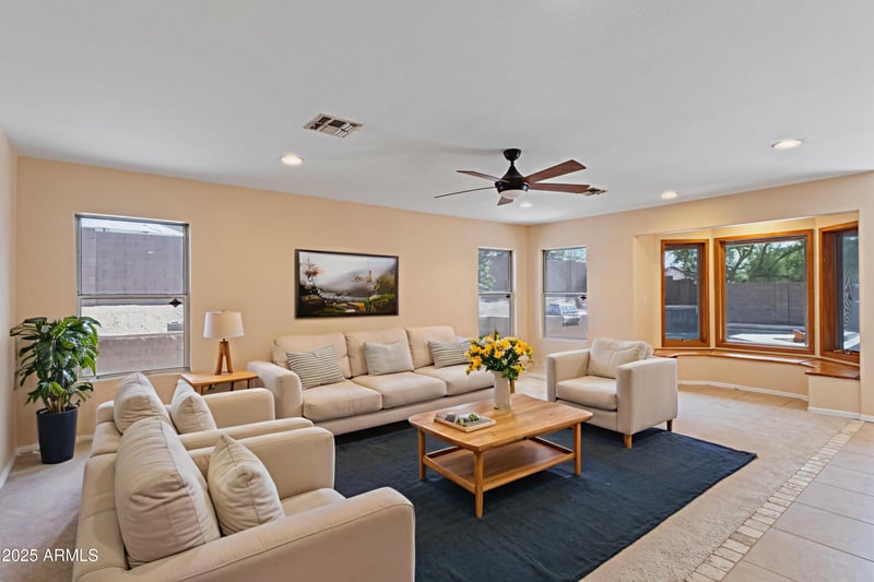 6339 Range Mule Dr, Phoenix, AZ 85083