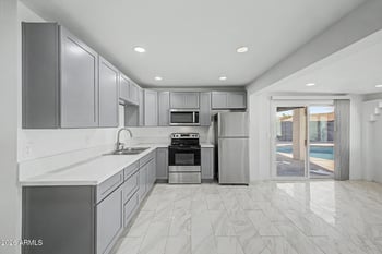 6340 Avalon Dr, Phoenix, AZ 85033