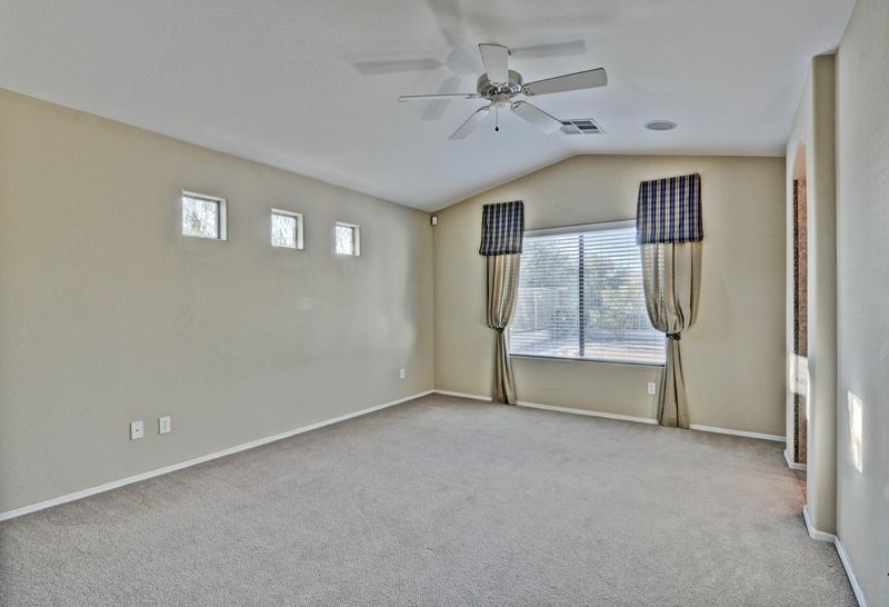 6342 W Big Oak St, Phoenix, AZ 85083