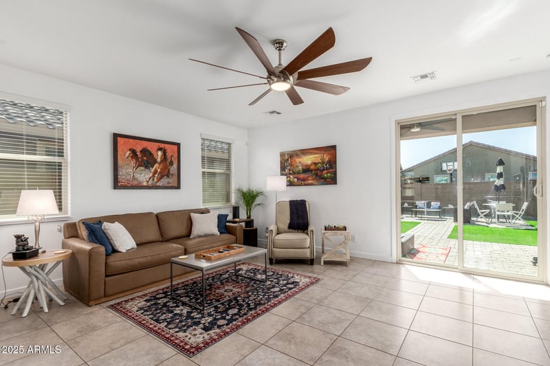 6343 Warner St, Phoenix, AZ 85043