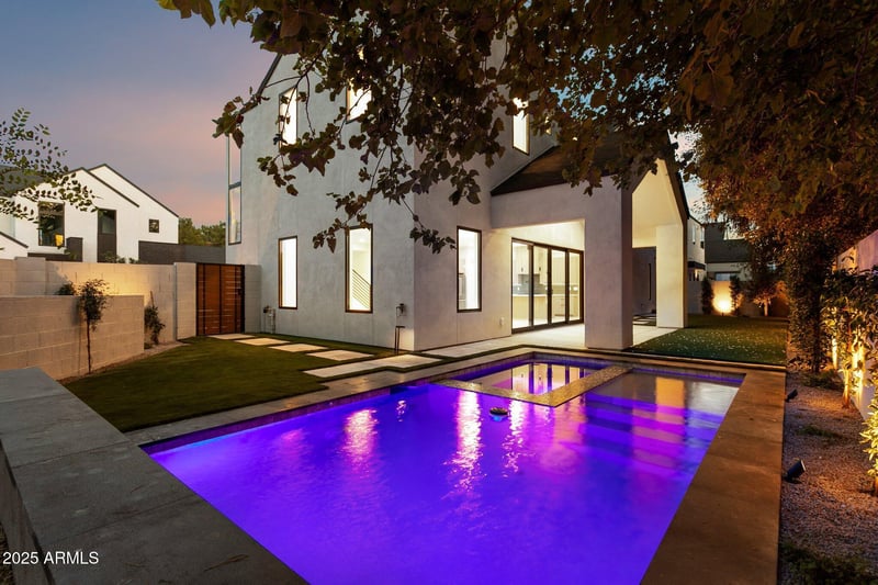 6346 10th Dr, Phoenix, AZ 85013