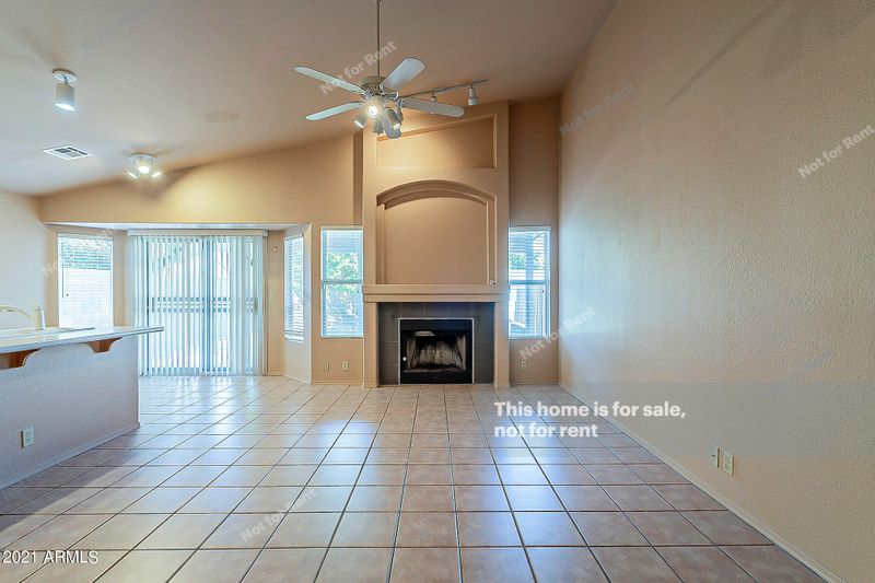 6348 E Riverdale St, Mesa, AZ 85215