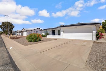 635 67th Pl, Mesa, AZ 85205