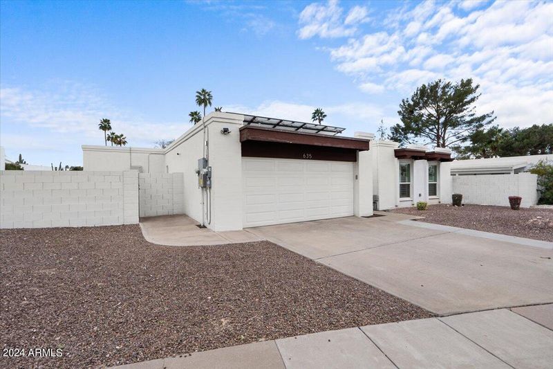 635 E Piping Rock Rd, Phoenix, AZ 85022