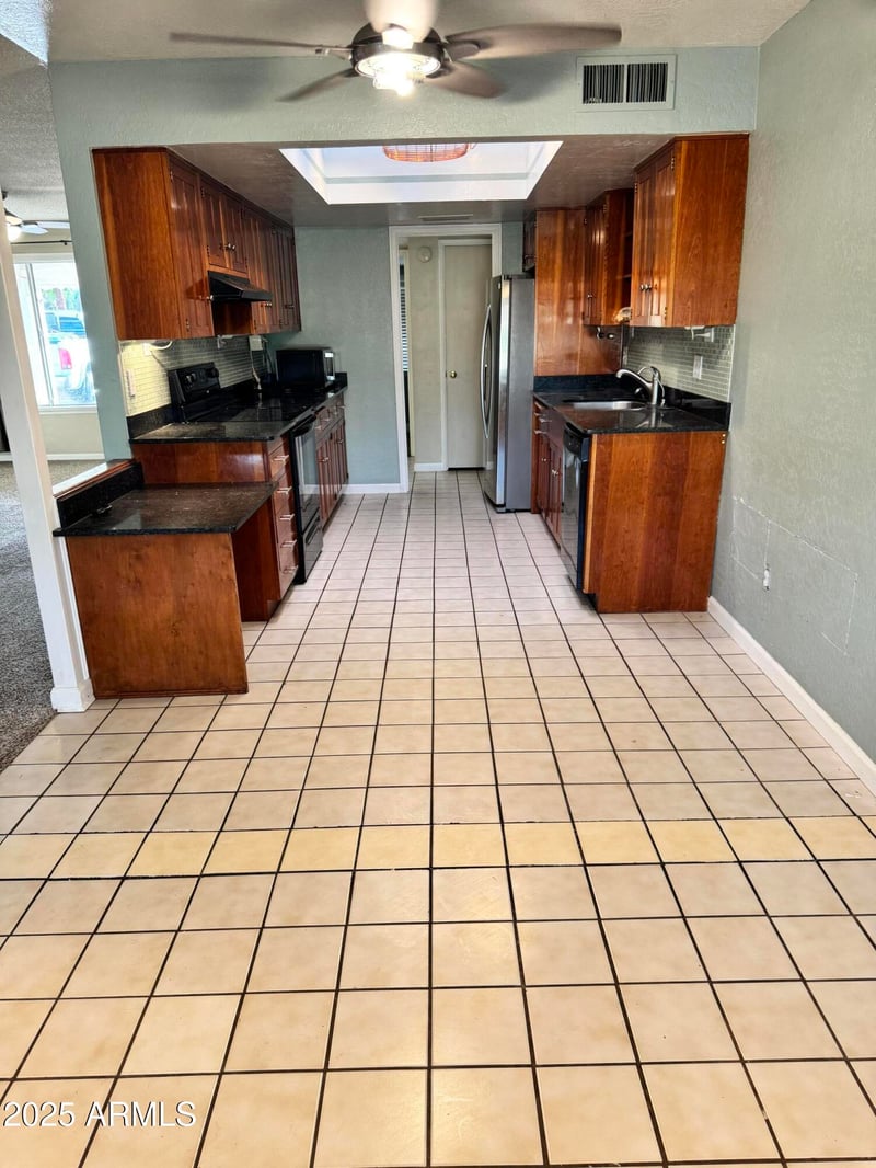 635 Edgewater Dr, Mesa, AZ 85208