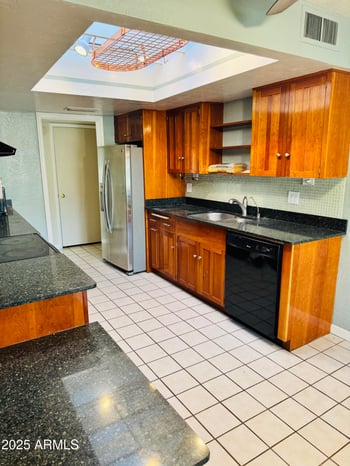 635 Edgewater Dr, Mesa, AZ 85208
