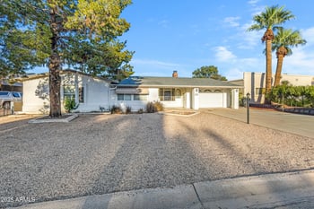 635 Edgewater Dr, Mesa, AZ 85208