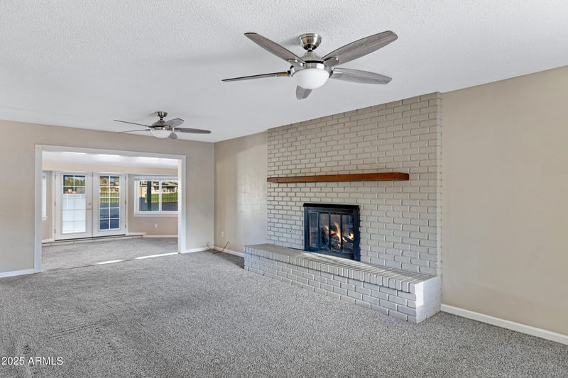 635 Edgewater Dr, Mesa, AZ 85208