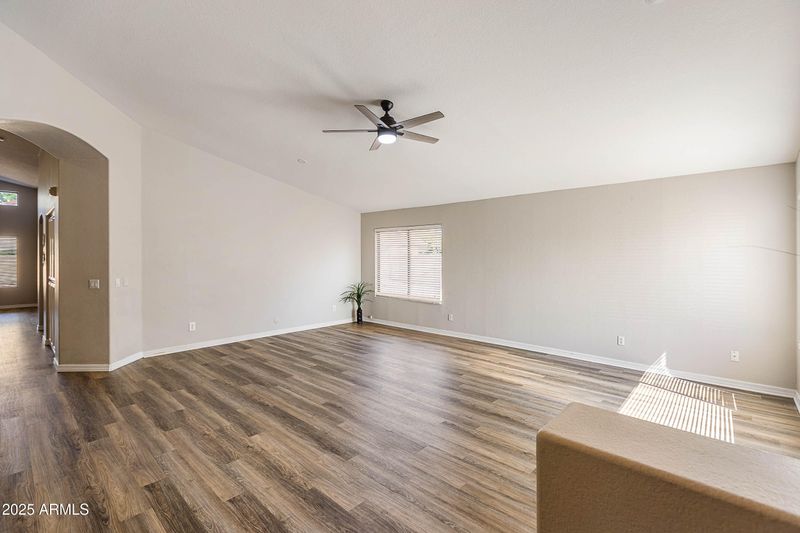 635 S Lanus Dr, Gilbert, AZ 85296