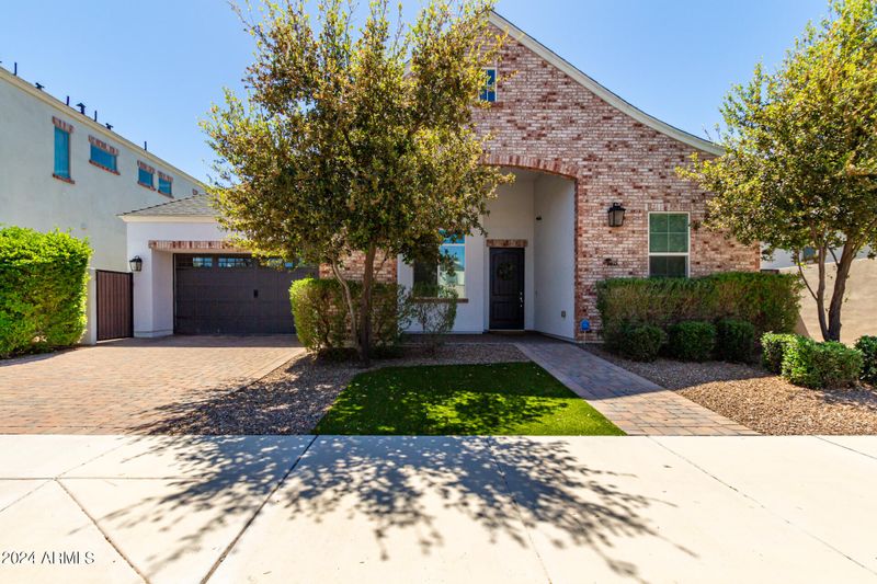 635 W Echo Ln, Phoenix, AZ 85021
