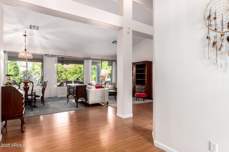 6350 Lariat Ln, Phoenix, AZ 85083