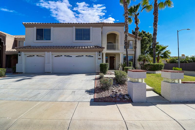 6351 W Hackamore Dr, Phoenix, AZ 85083