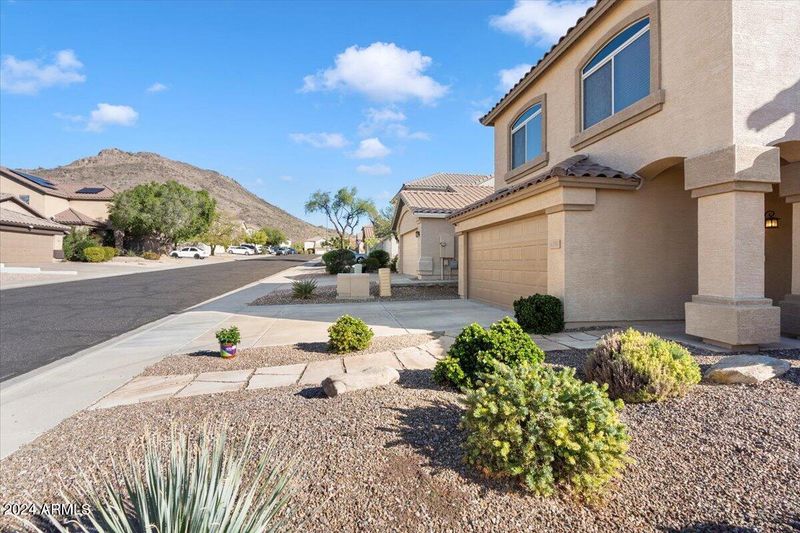 6351 W Saddlehorn Rd, Phoenix, AZ 85083
