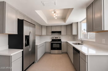 6353 Mission Ln, Glendale, AZ 85302