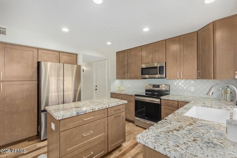 6356 Adobe Dr, Glendale, AZ 85308