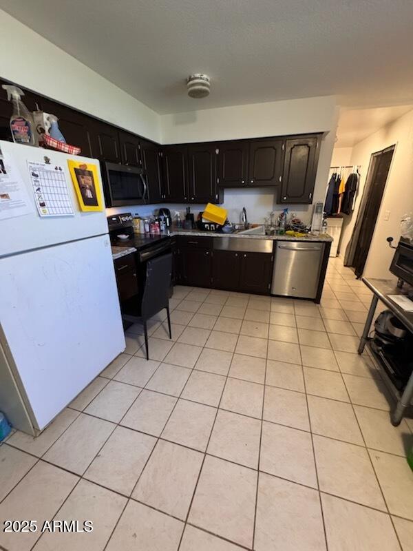636 94th Way, Mesa, AZ 85207