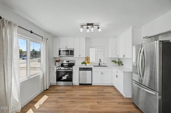 636 W Rio Salado Pw, Mesa, AZ 85201
