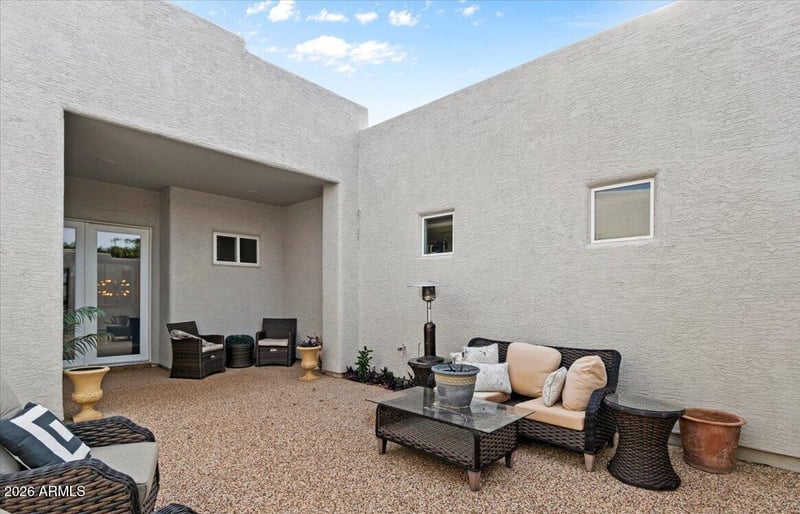 6361 Deer Valley Rd, Glendale, AZ 85308