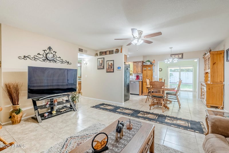 637 Copper Dr, Apache Junction, AZ 85120