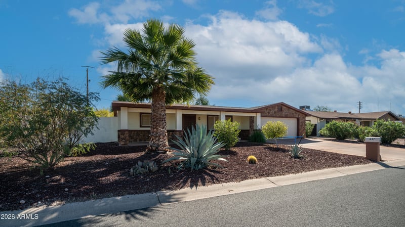 637 Copper Dr, Apache Junction, AZ 85120
