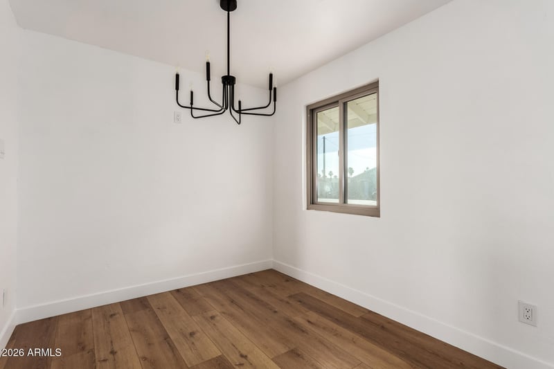 637 Sunset Dr, Chandler, AZ 85225