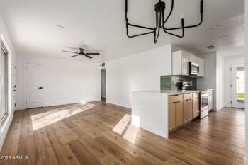 637 Sunset Dr, Chandler, AZ 85225