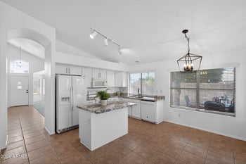 6370 Wahalla Ln, Glendale, AZ 85308