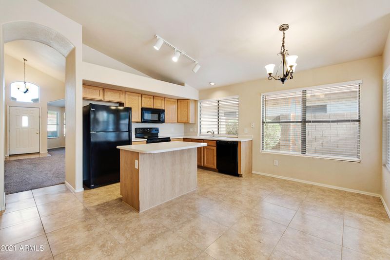 6371 W Adobe Dr, Glendale, AZ 85308