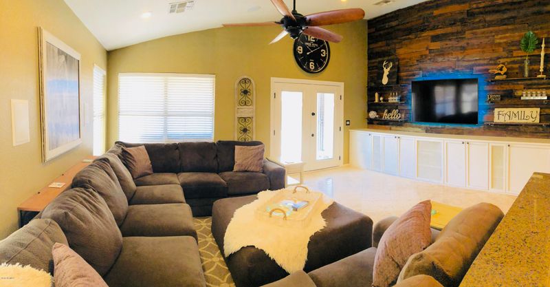 6375 W Matilda Ln, Glendale, AZ 85308