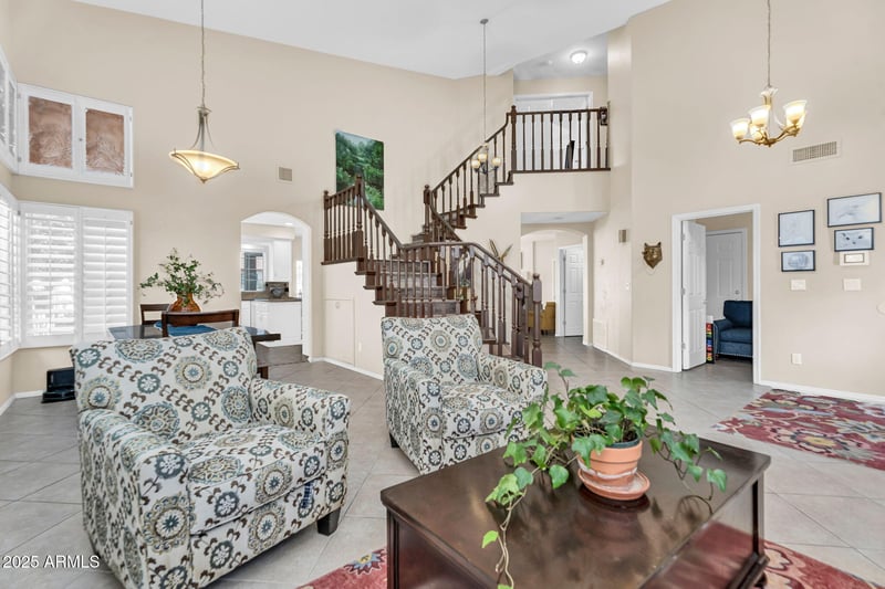 6376 Louise Dr, Glendale, AZ 85310