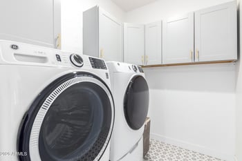 638 Lowell Dr, San Tan Valley, AZ 85140