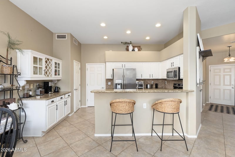 6384 Pontiac Dr, Glendale, AZ 85308