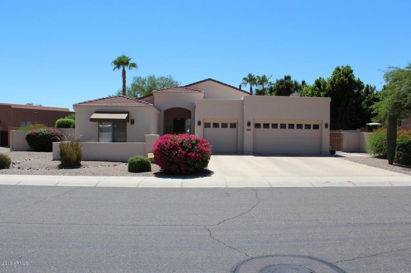 6385 W Robin Ln, Glendale, AZ 85310