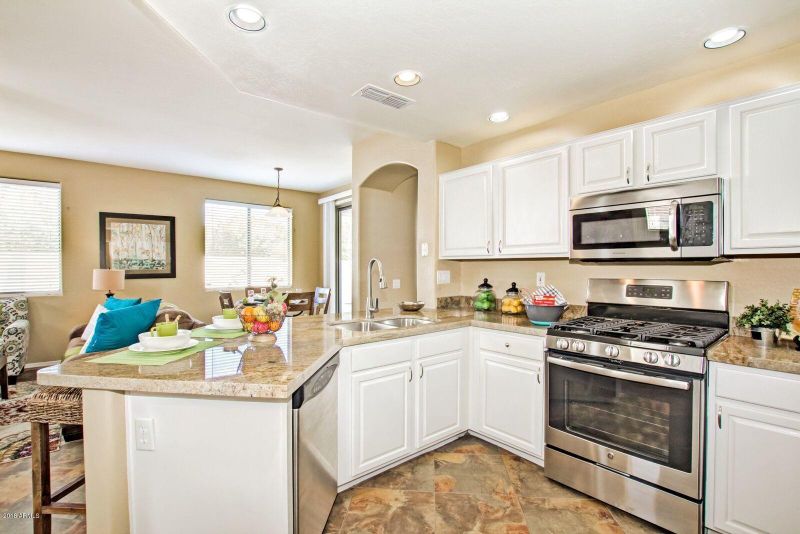 6386 W Blackhawk Dr, Glendale, AZ 85308