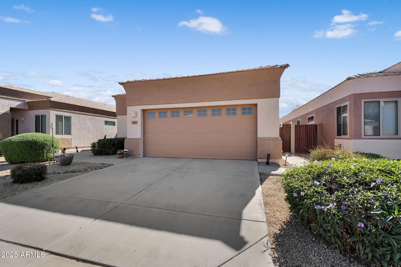 6387 Pontiac Dr, Glendale, AZ 85308