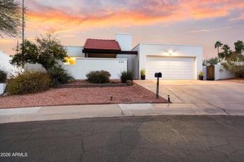 639 Calavar Rd, Phoenix, AZ 85022