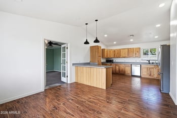 639 N 93rd St, Mesa, AZ 85207