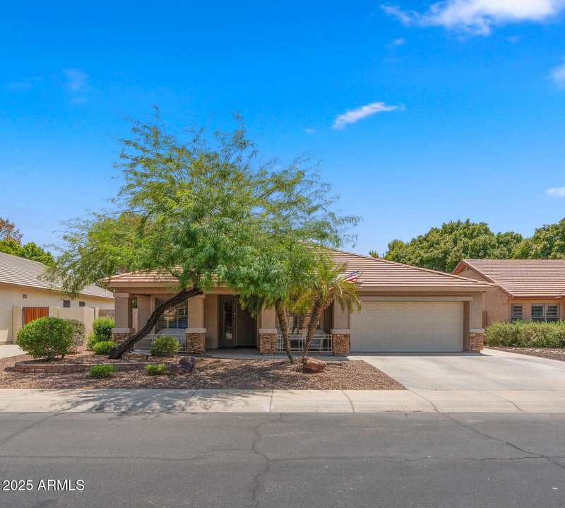 6391 Taro Ln, Glendale, AZ 85308