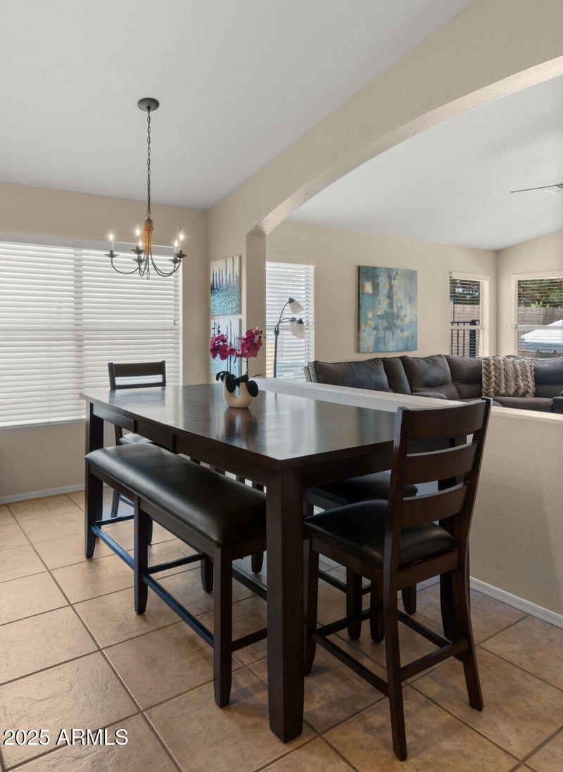 6391 Taro Ln, Glendale, AZ 85308