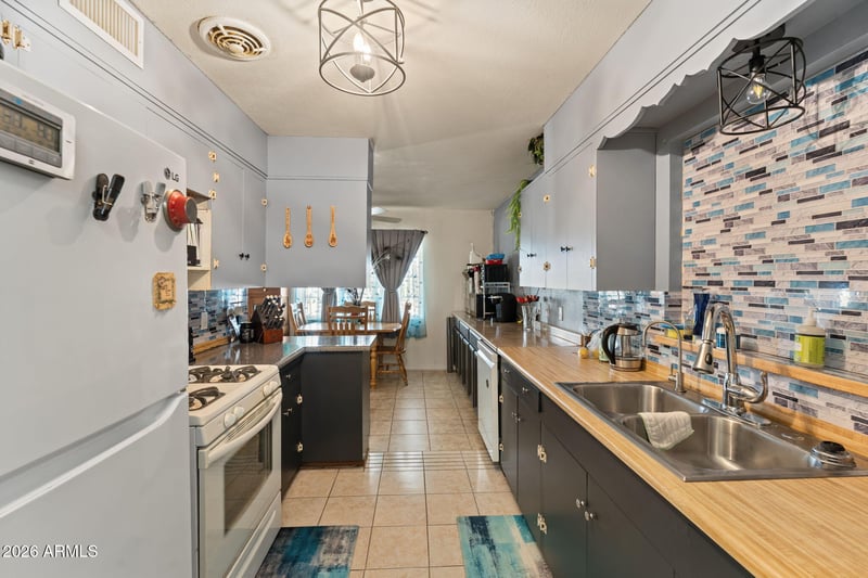 640 N Heights Rd, Wickenburg, AZ 85390