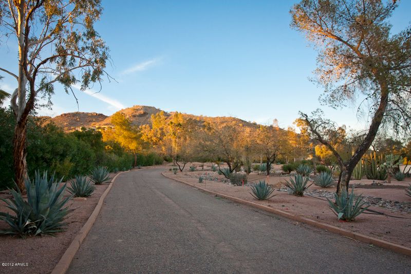 6400 E Cactus Wren Rd, Paradise Valley, AZ 85253