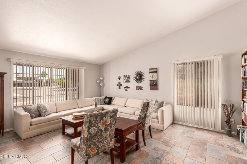 6401 Grovers Ave, Glendale, AZ 85308