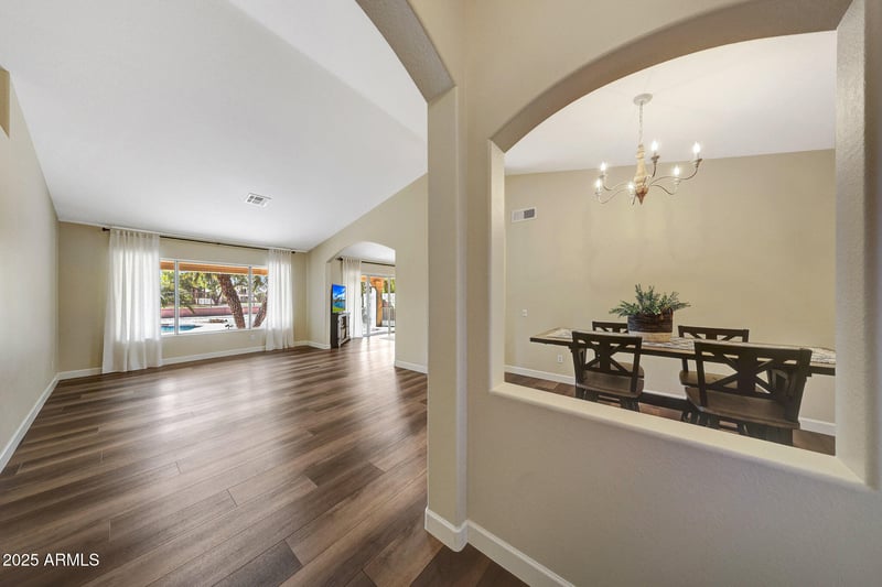 6401 Irma Ln, Glendale, AZ 85308