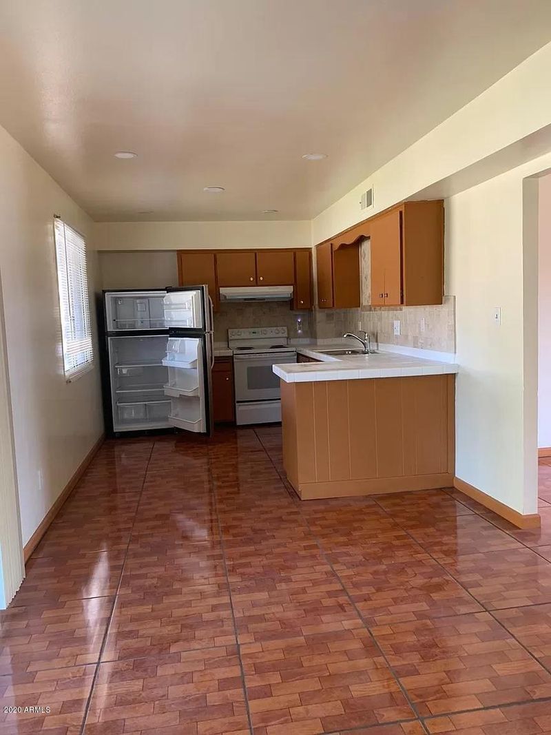 6402 W Avalon Dr, Phoenix, AZ 85033